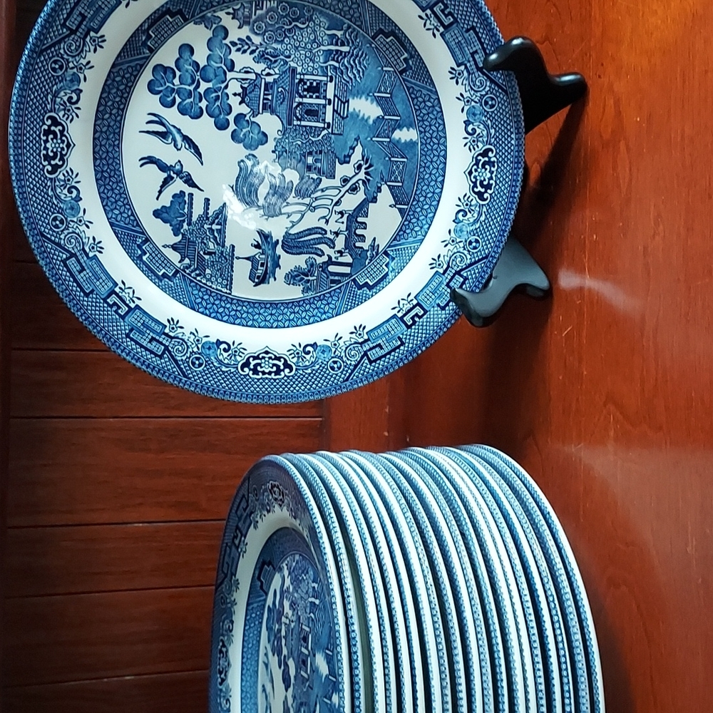 4 of 10.5" dinner plates by Churchill of England blue and white 🤍💙 dinn - Picture 5 of 15